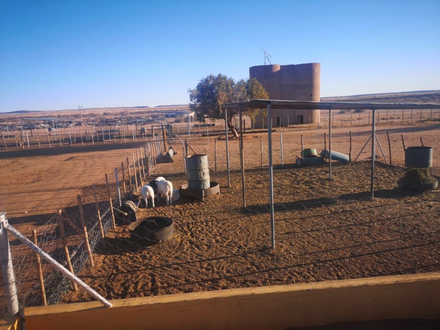 4 Bedroom Property for Sale in Upington Rural Northern Cape